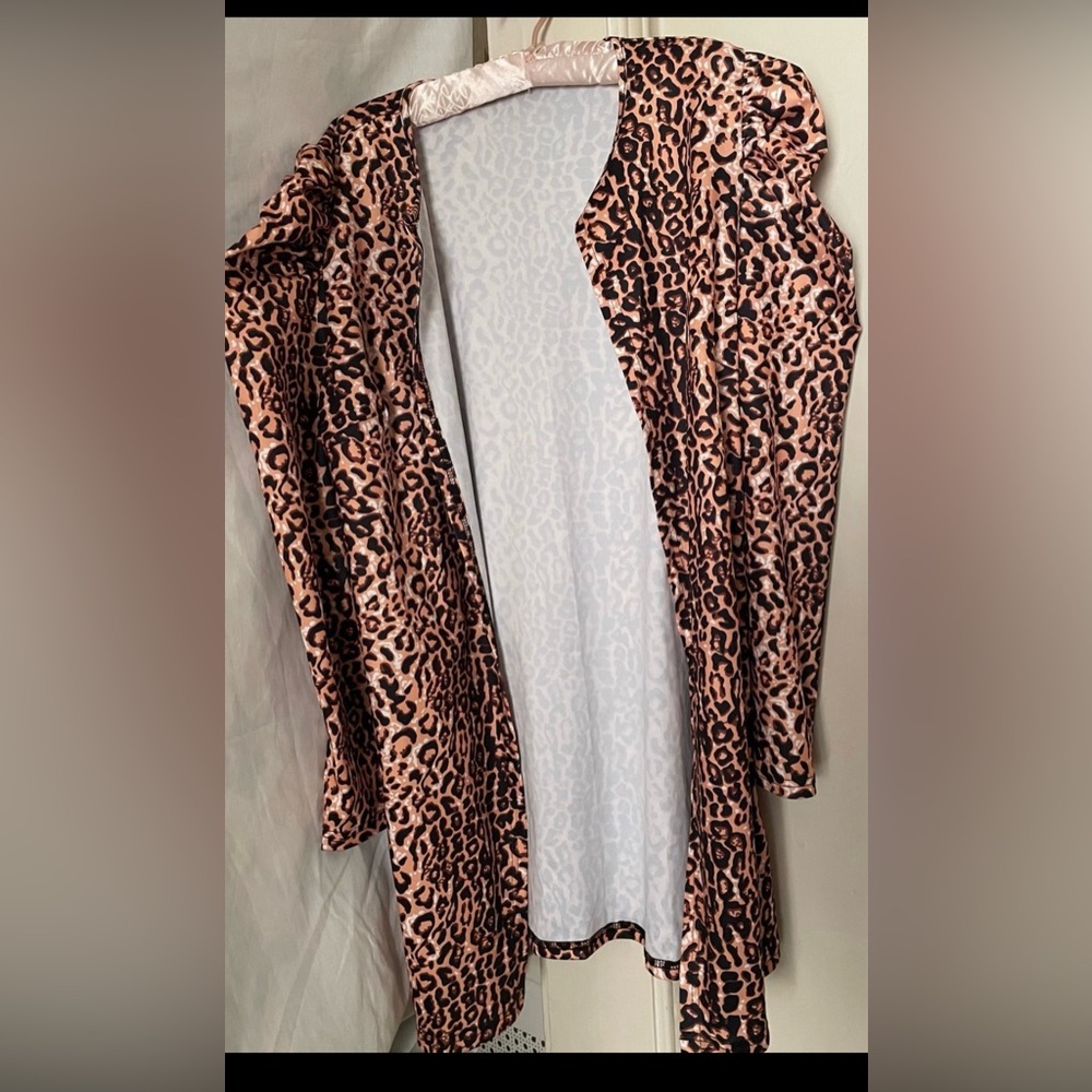 OXL Leopard Ruffled Sleeves Jacket - Picture 2 of 7